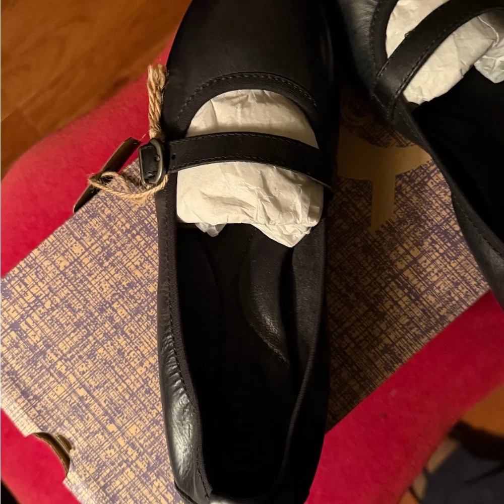 Born Black Leather Mary Jane Flats with Buckle Strap - Picture 12 of 13